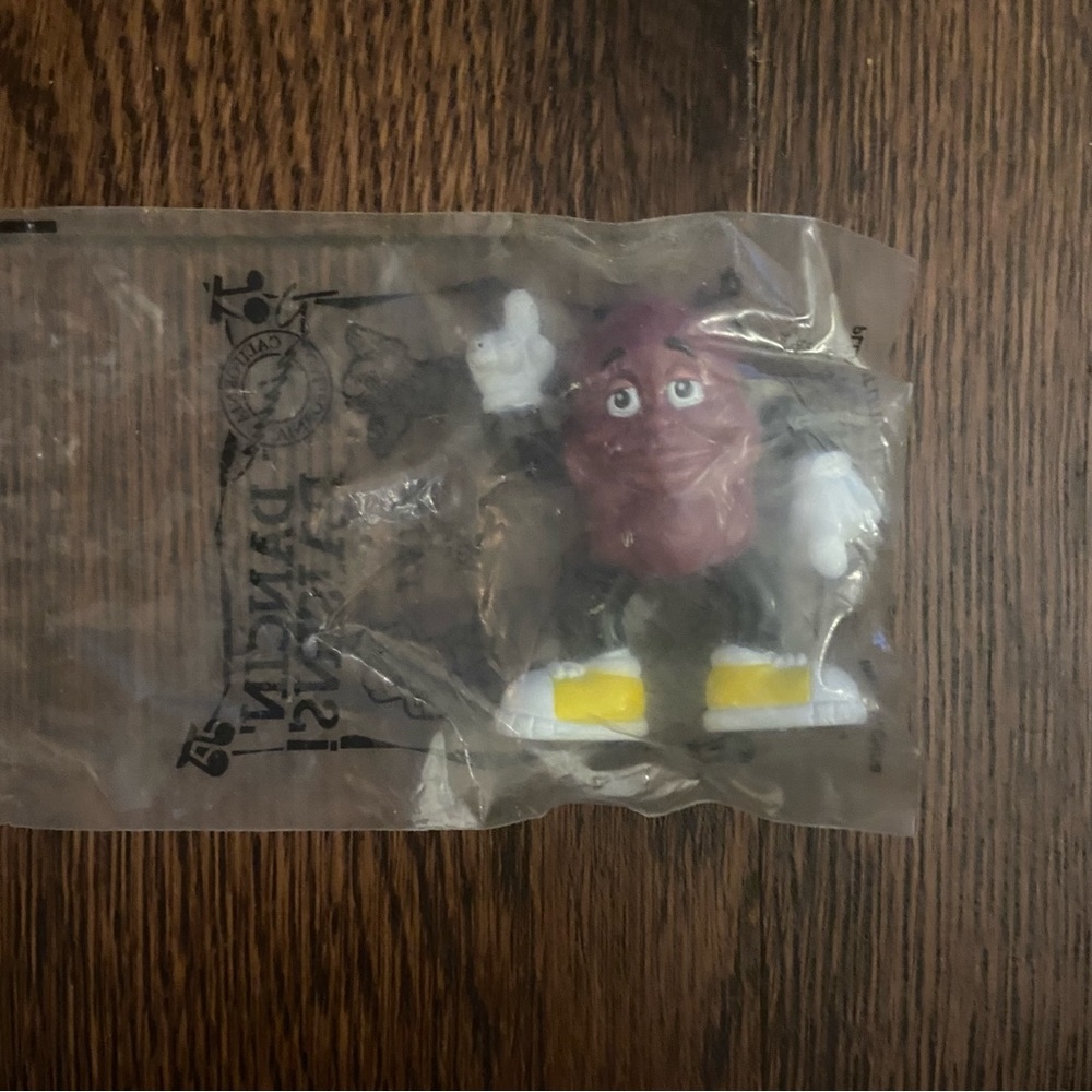 Hardee’s California Raisin figure